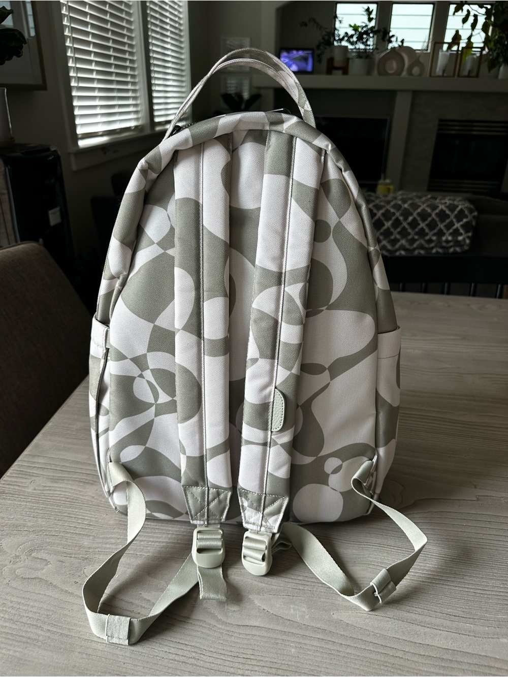 HERSCHEL - Olive & White Patterned Backpack - Picture 4 of 4